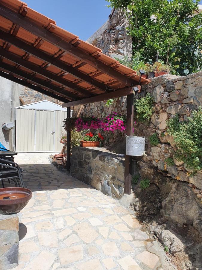 Petradaki House Ferienhaus Arakapas